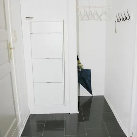 3 Bedroom - Perfect Location - Harbour-train-bus-citycenter *