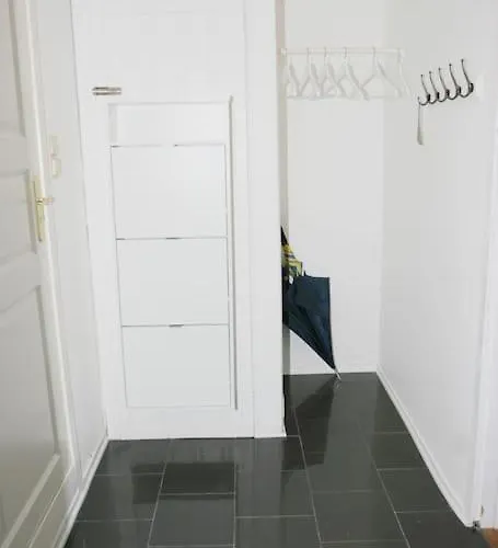 3 Bedroom - Perfect Location - Harbour-train-bus-citycenter *