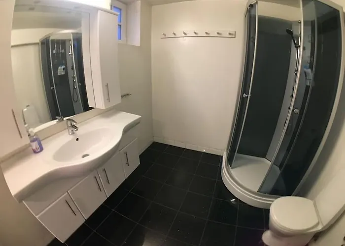 3 Bedroom - Perfect Location - Harbour-train-bus-citycenter Апартаменты *