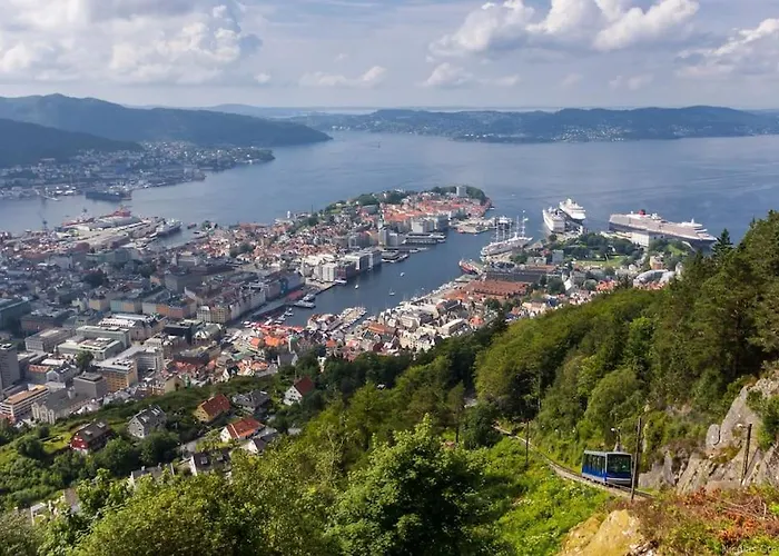 Appartement 3 Bedroom - Perfect Location - Harbour-train-bus-citycenter *